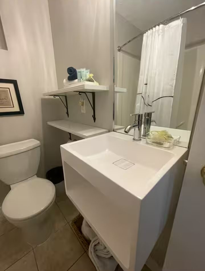 Emmy Cottage interior and amenities